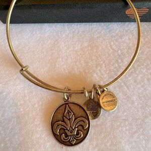 Alex and Ani Fleur de Lis bangle bracelet bronze tone w/pouch & original box.